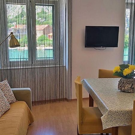 Apartment Mandic 奥米什 外观 照片