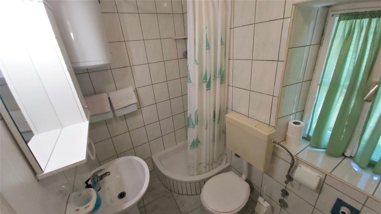 Apartment Mandic 奥米什 外观 照片