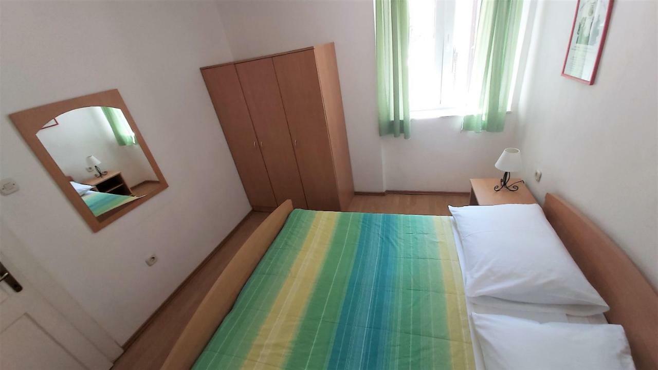 Apartment Mandic 奥米什 外观 照片